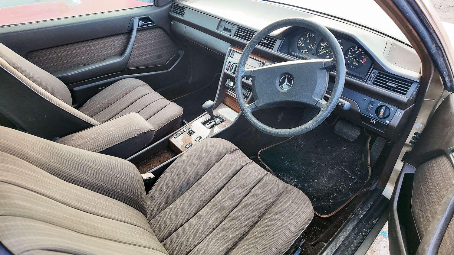 Used Mercedes-Benz C Class 1987 for sale - 77579805: Photo 3