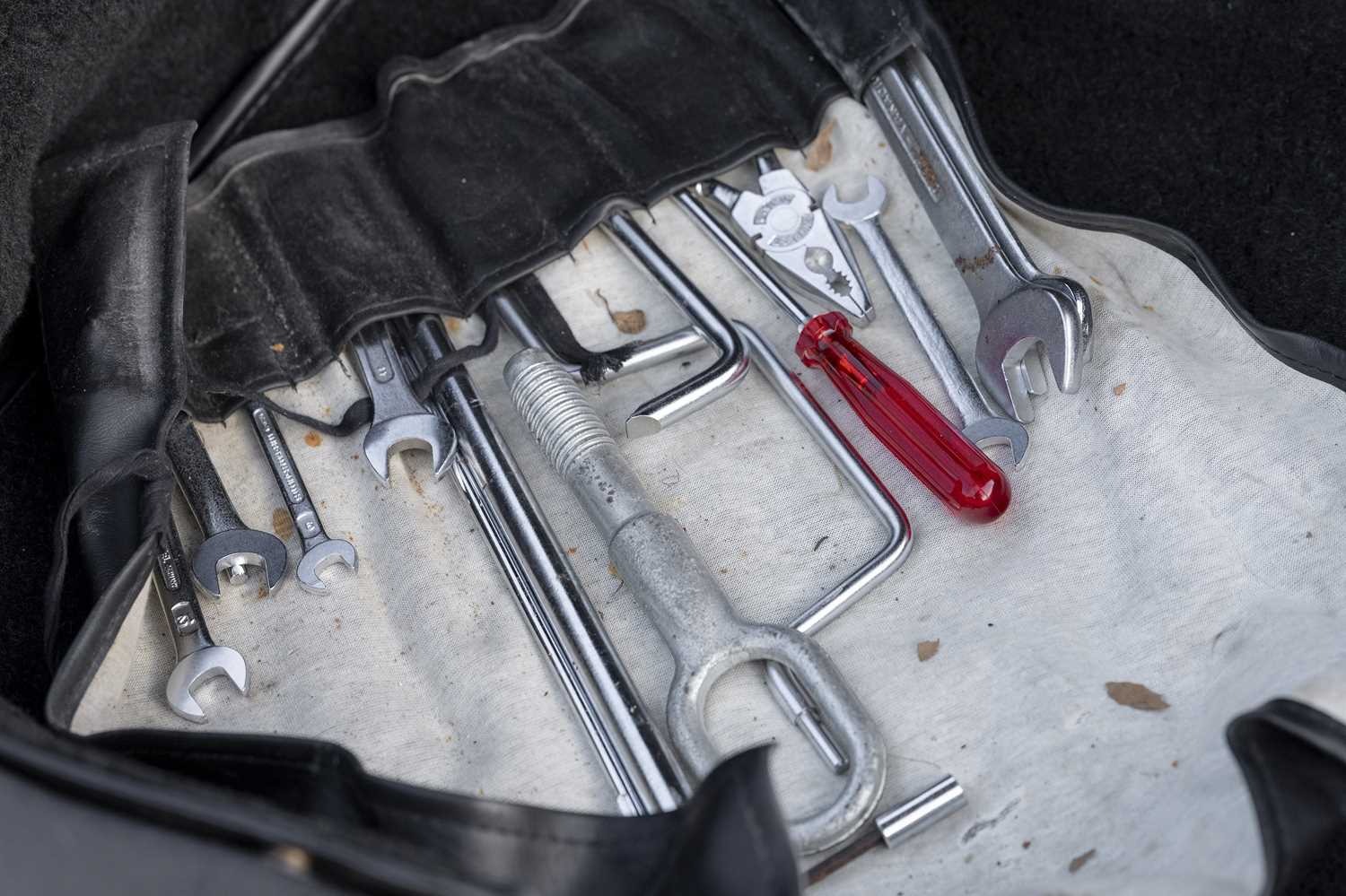 Used Porsche 911 1990 for sale - 76565542: Photo 48