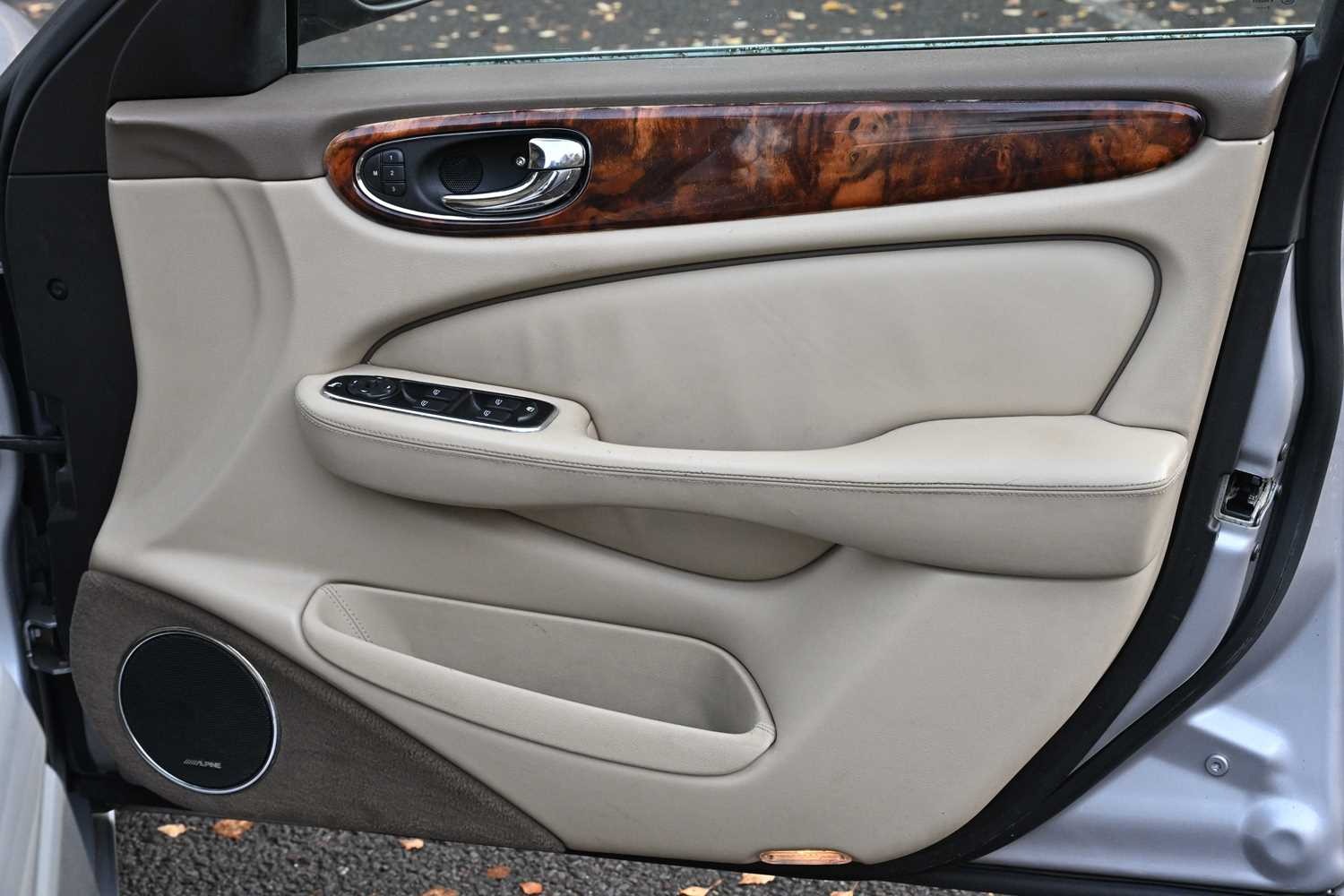 Used Jaguar XJ 2006 for sale - 76565027: Photo 33