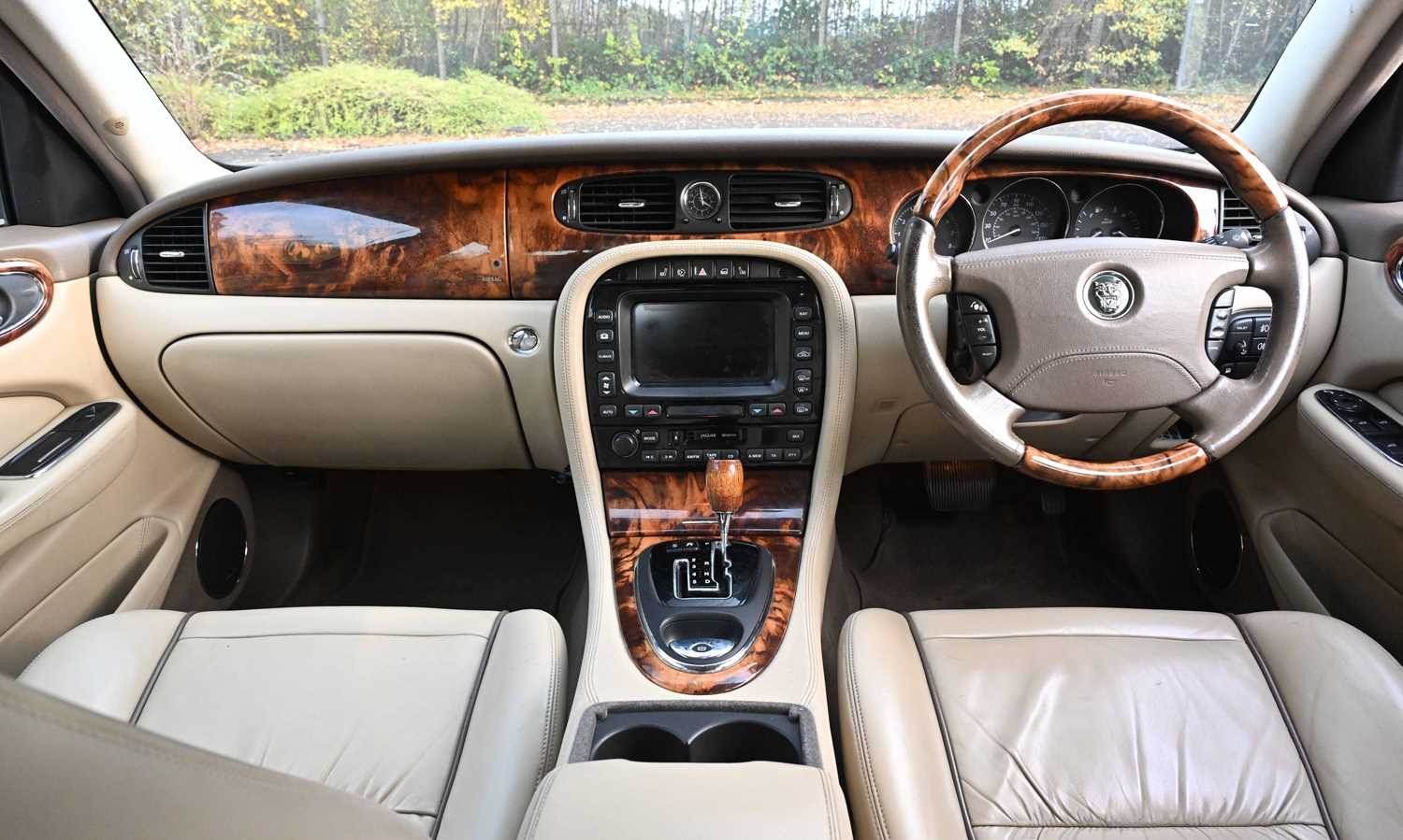 Used Jaguar XJ 2006 for sale - 76565027: Photo 4