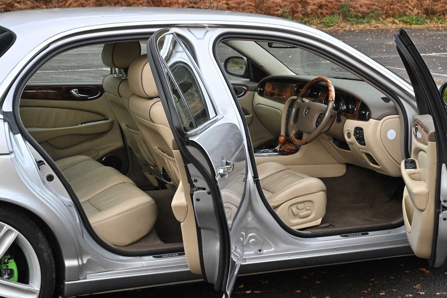 Used Jaguar XJ 2006 for sale - 76565027: Photo 40