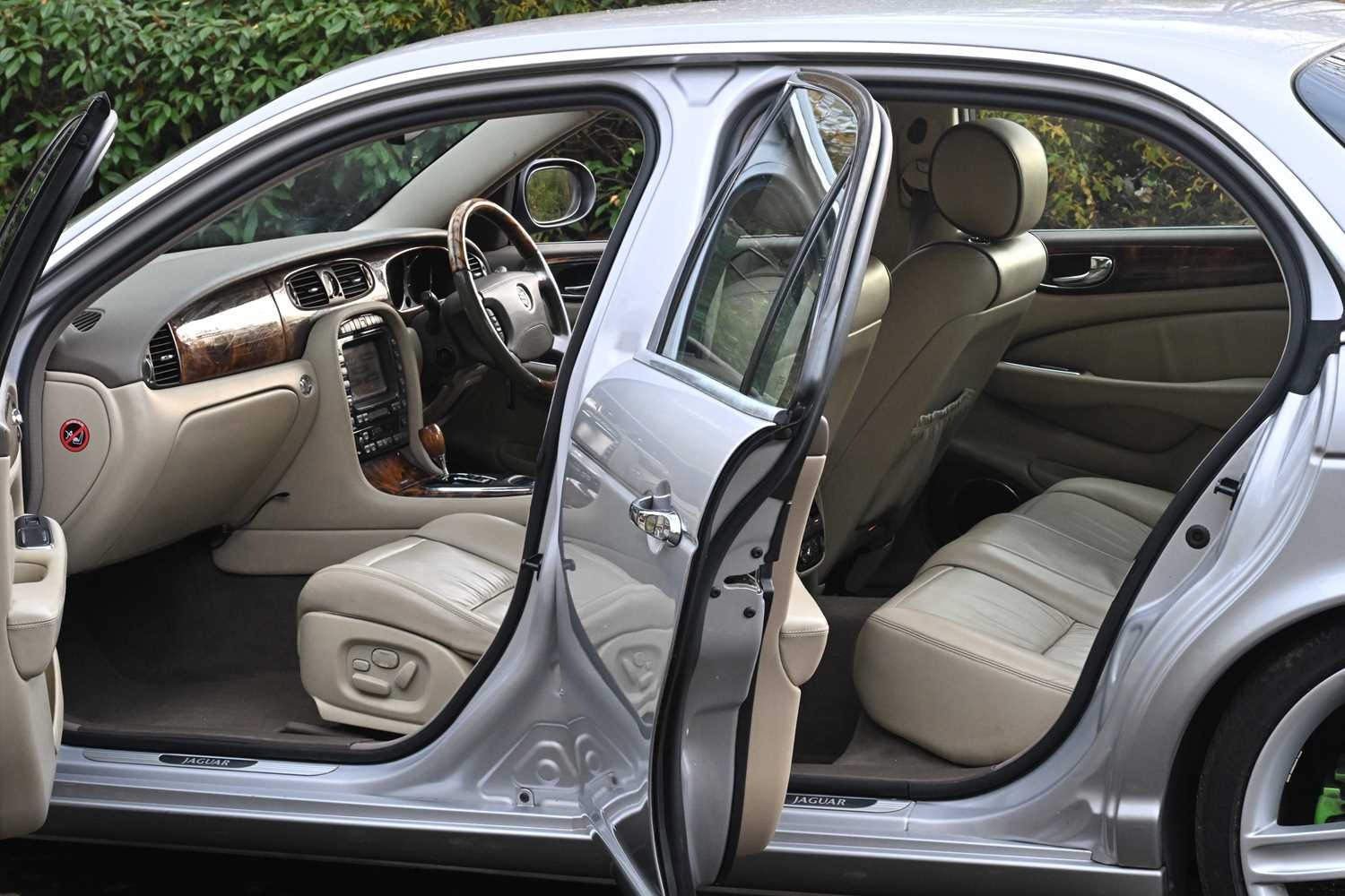 Used Jaguar XJ 2006 for sale - 76565027: Photo 48