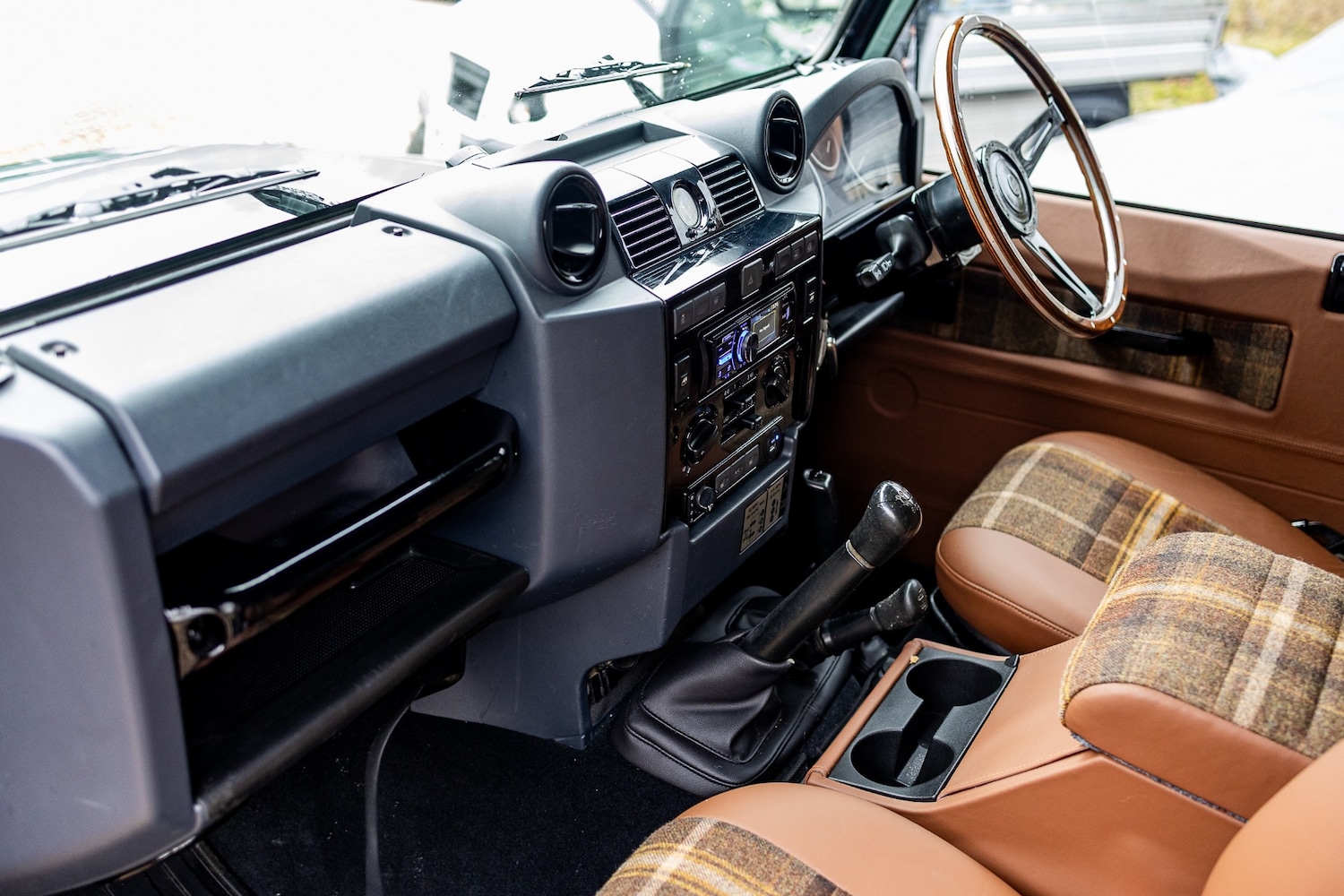 Used Land Rover Defender 2015 for sale - 77445748: Photo 18