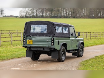 Used Land Rover Defender 2015 for sale - 77445748: Photo