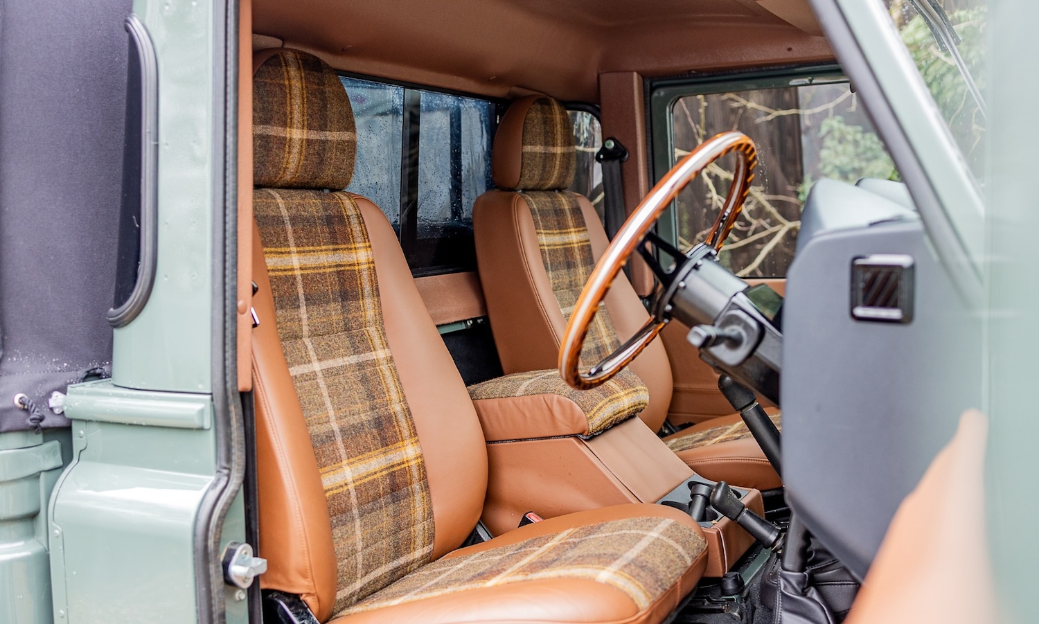 Used Land Rover Defender 2015 for sale - 77445748: Photo 4