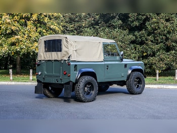 Used Land Rover Defender 1999 for sale - 76383179: Photo