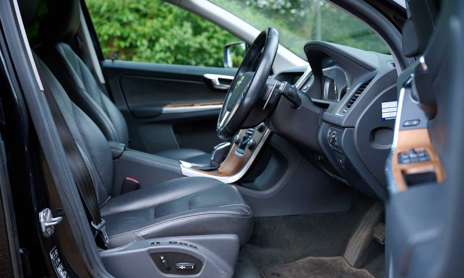 Used Volvo XC60 2025 for sale - 76556705: Photo 5