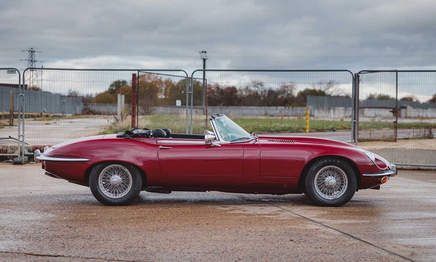 Used Jaguar E-Type 2023 for sale - 76554394: Photo 2