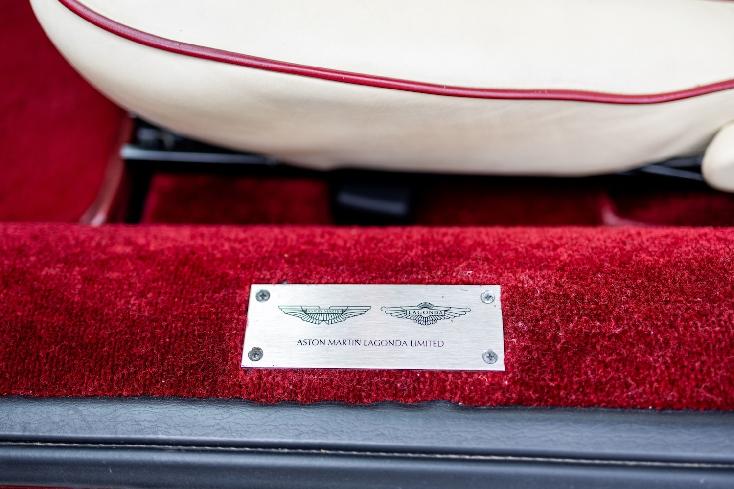 Used Aston Martin DB7 1996 for sale - 77431679: Photo 27