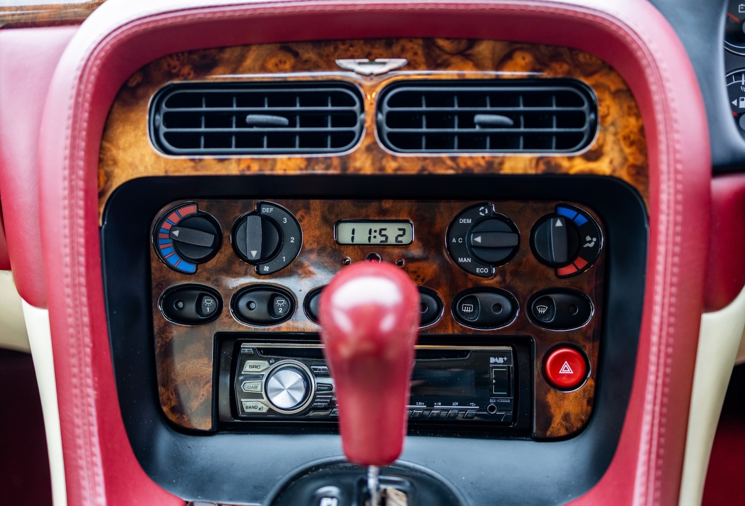 Used Aston Martin DB7 1996 for sale - 77431679: Photo 31