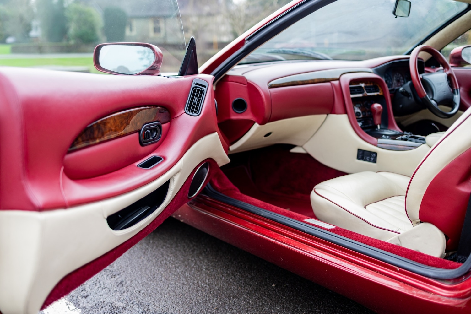 Used Aston Martin DB7 1996 for sale - 77431679: Photo 33