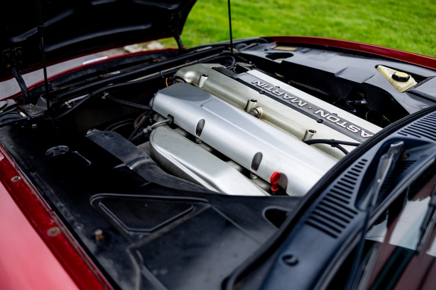 Used Aston Martin DB7 1996 for sale - 77431679: Photo 38