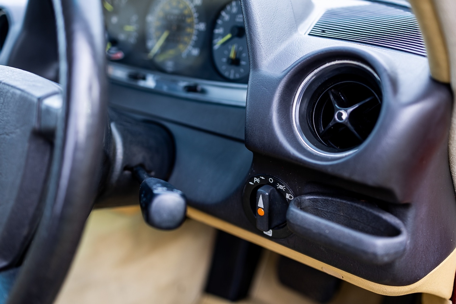 Used Mercedes-Benz 200 1986 for sale - 77604070: Photo 47