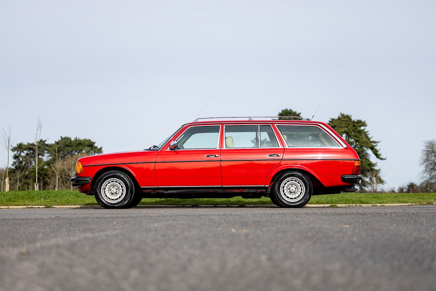 Used Mercedes-Benz 200 1986 for sale - 77604070: Photo 9