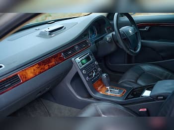 Used Volvo V70 2009 for sale - 79615040: Photo