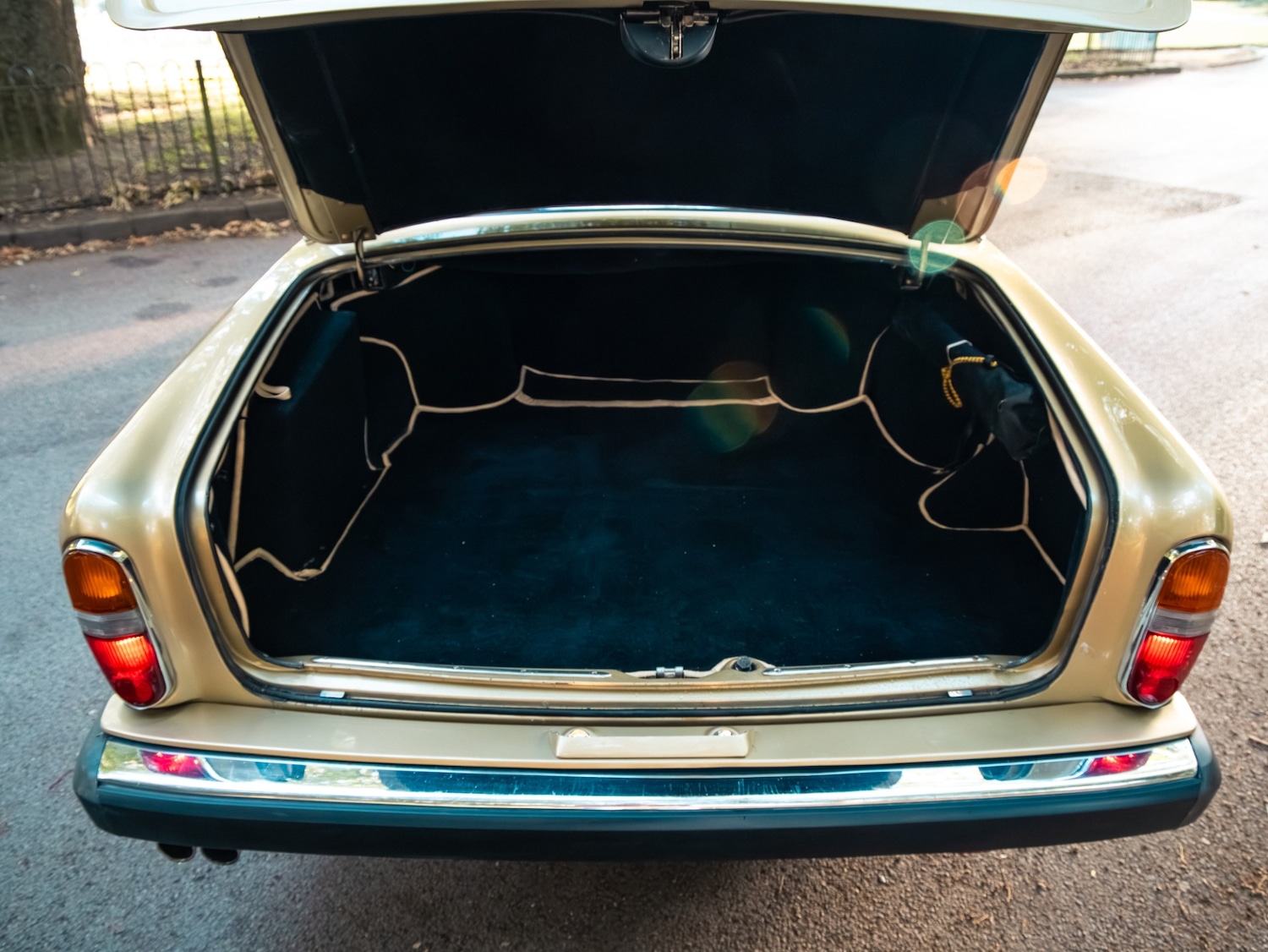 Used Rolls-Royce Silver Shadow 1980 for sale - 77445768: Photo 35