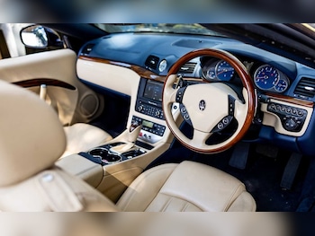 Used Maserati GranCabrio 2010 for sale - 79637820: Photo