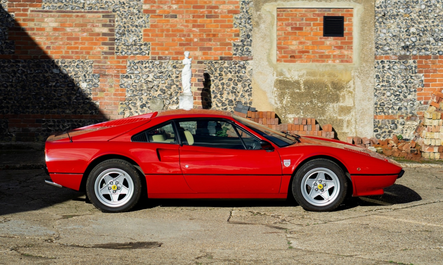 Used Ferrari 308 1979 for sale - 76461342: Photo 2