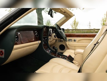 Used Bentley Azure 1999 for sale - 78324941: Photo