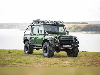 Land Rover - Defender