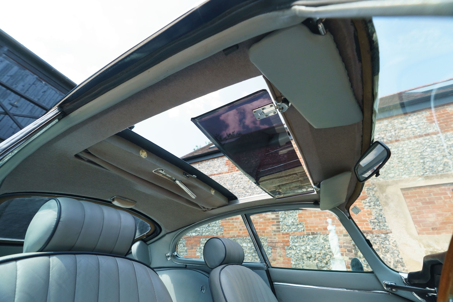 Used Jaguar E-Type 1988 for sale - 76492511: Photo 23