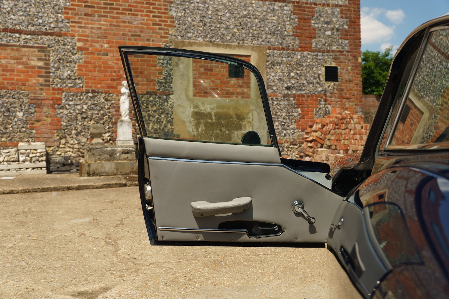 Used Jaguar E-Type 1988 for sale - 76492511: Photo 24