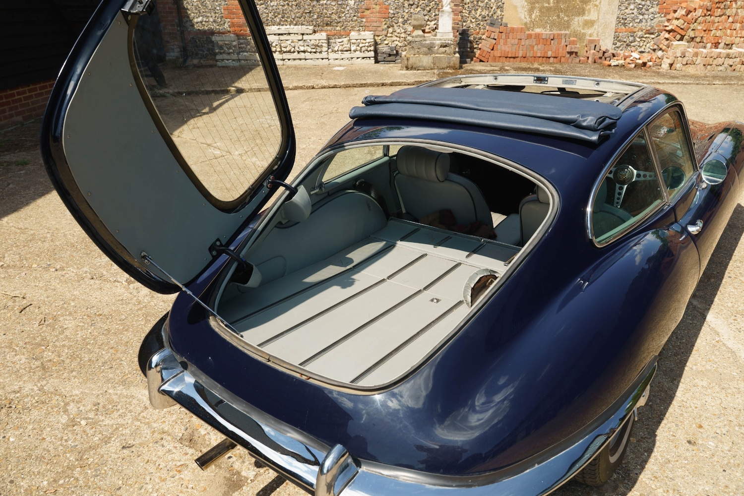 Used Jaguar E-Type 1988 for sale - 76492511: Photo 34