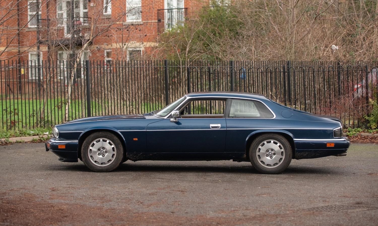 Used Jaguar XJS 1995 for sale - 77543377: Photo 2