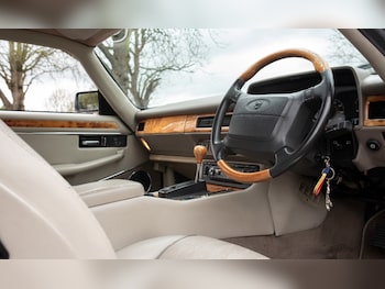 Used Jaguar XJS 1995 for sale - 77543377: Photo