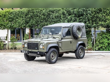 Land Rover - Defender 90