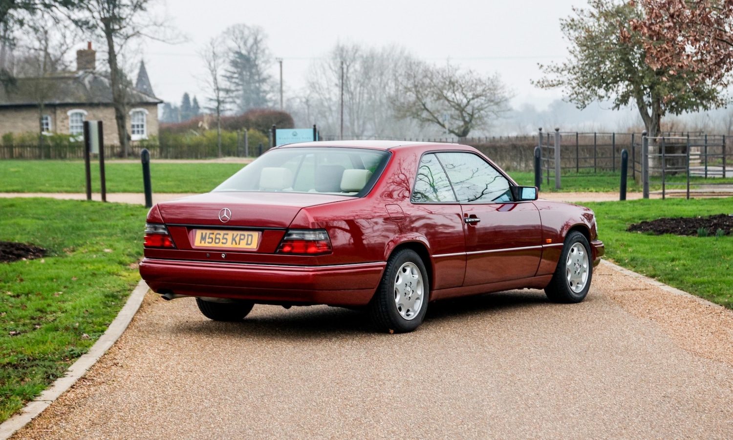 Used Mercedes-Benz E Class 1995 for sale - 77445759: Photo 3