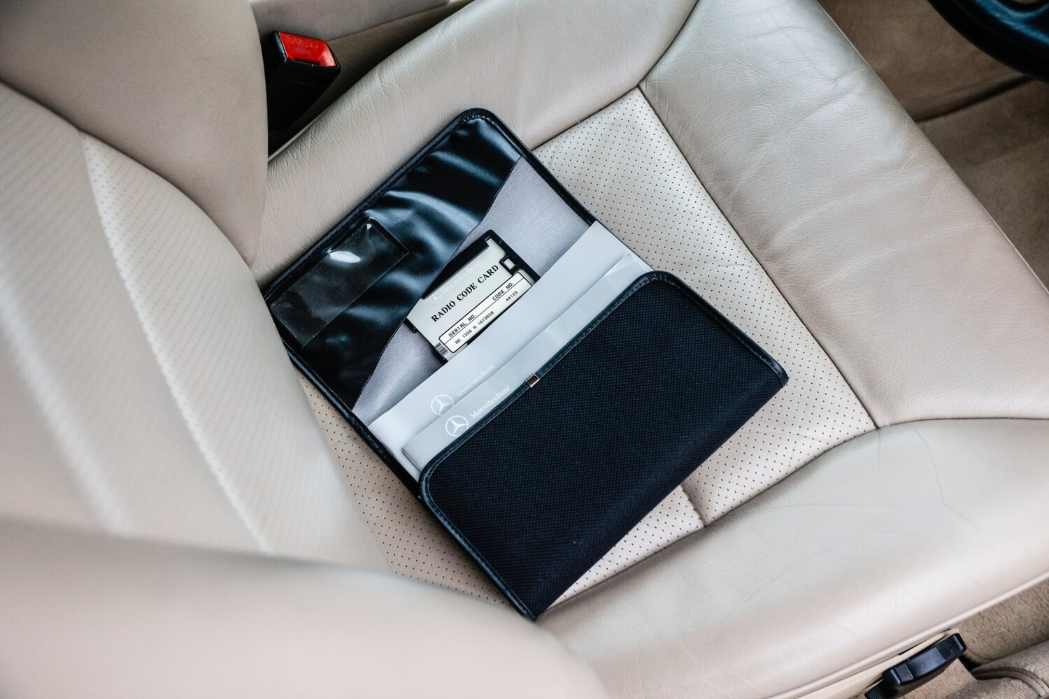 Used Mercedes-Benz E Class 1995 for sale - 77445759: Photo 31