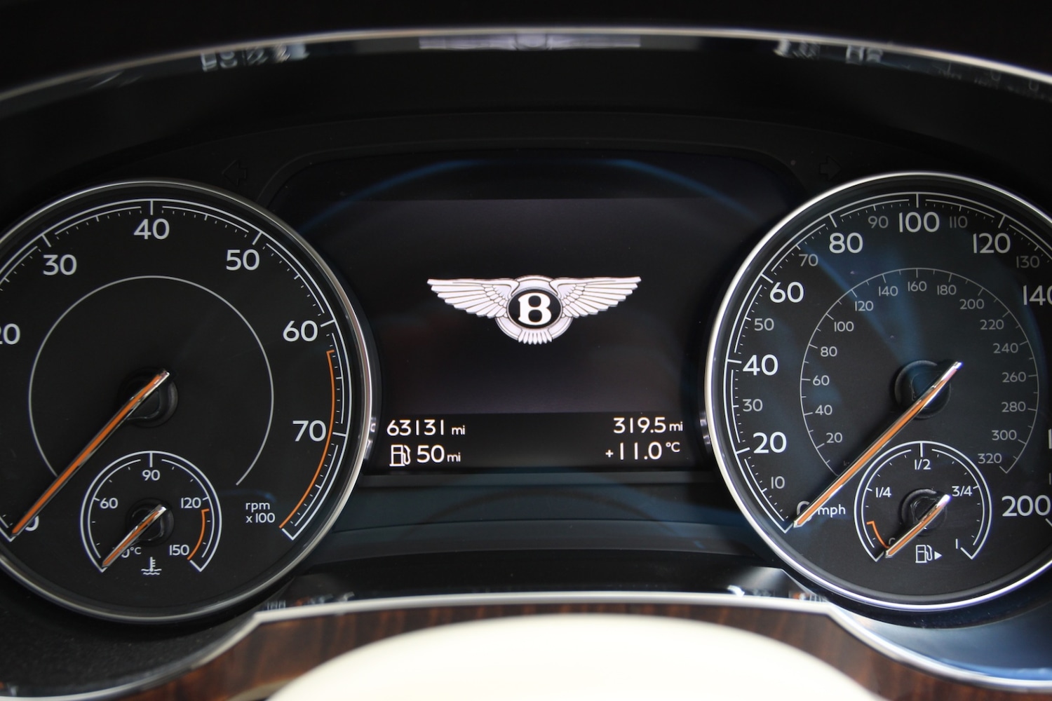 Used Bentley Bentayga 2017 for sale - 77589733: Photo 28