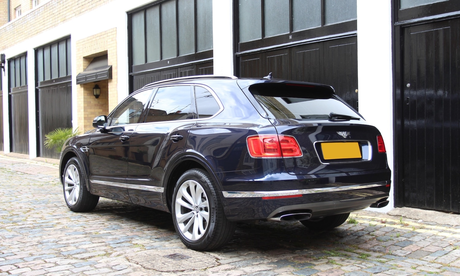 Used Bentley Bentayga 2017 for sale - 77589733: Photo 3