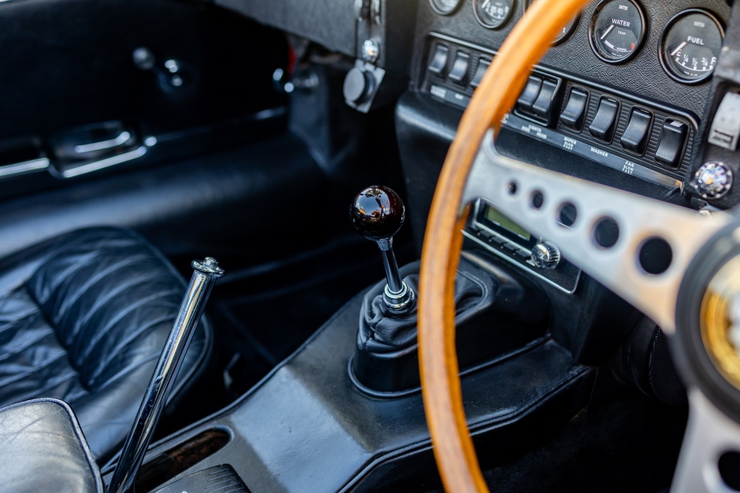 Used Jaguar E-Type 1969 for sale - 77431512: Photo 32