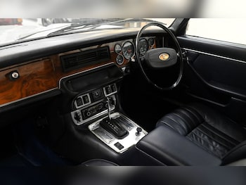 Used Jaguar XJ 1976 for sale - 77459813: Photo