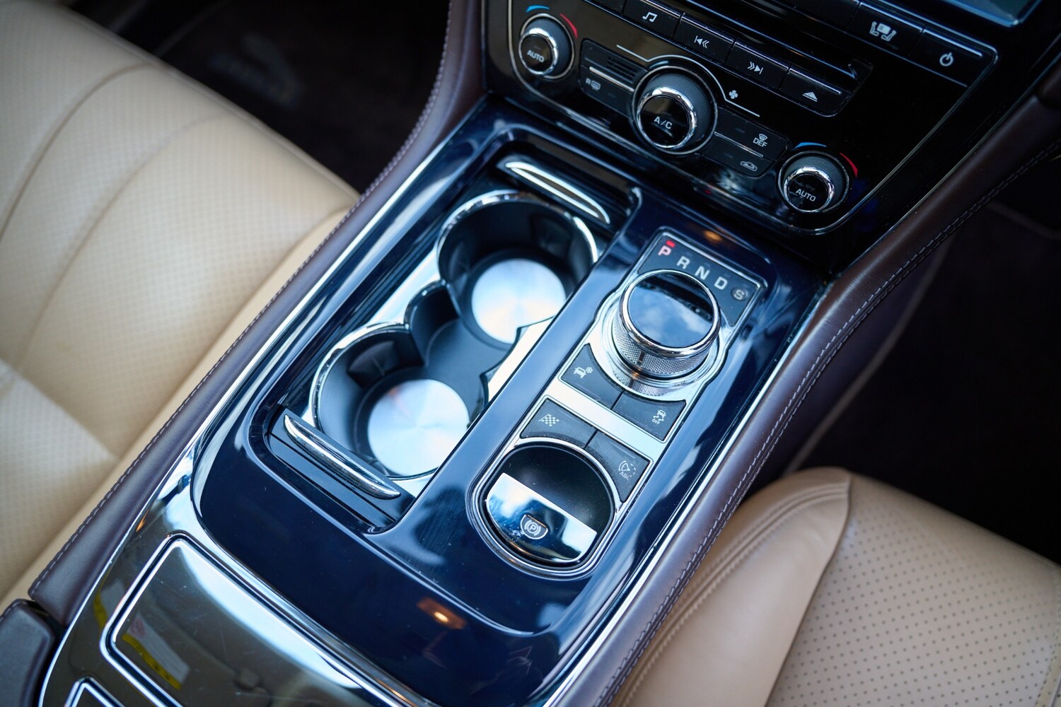 Used Jaguar XK 2010 for sale - 77542545: Photo 50