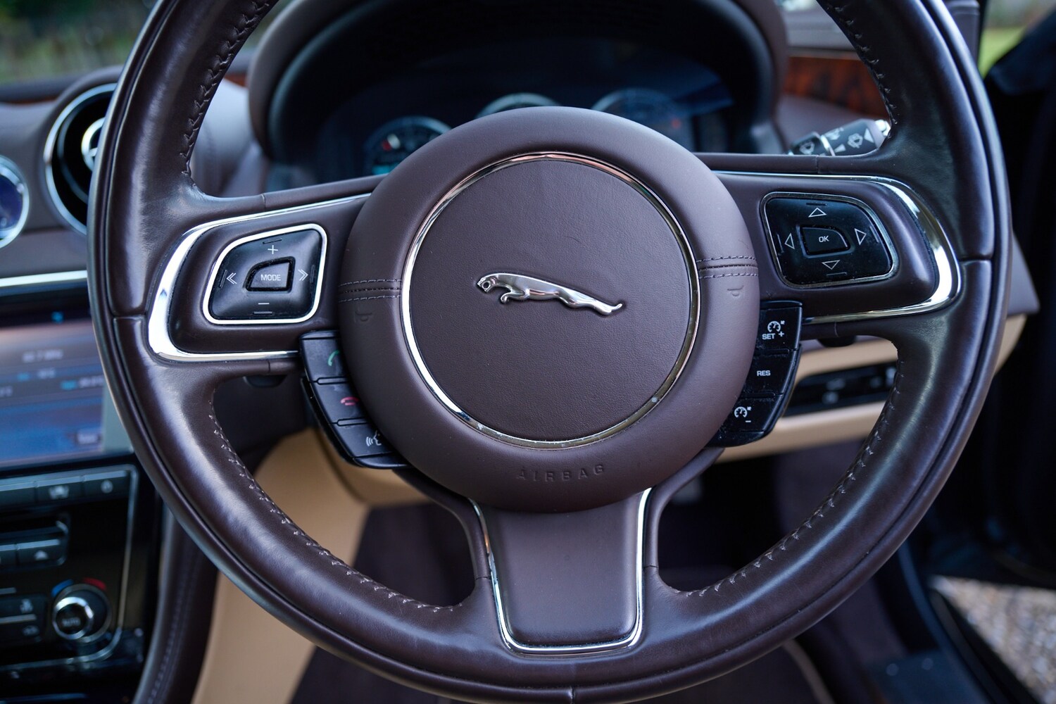 Used Jaguar XK 2010 for sale - 77542545: Photo 51