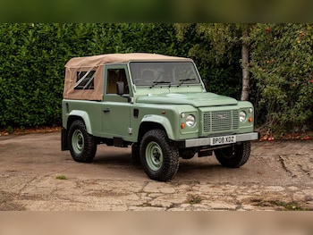Land Rover - Defender