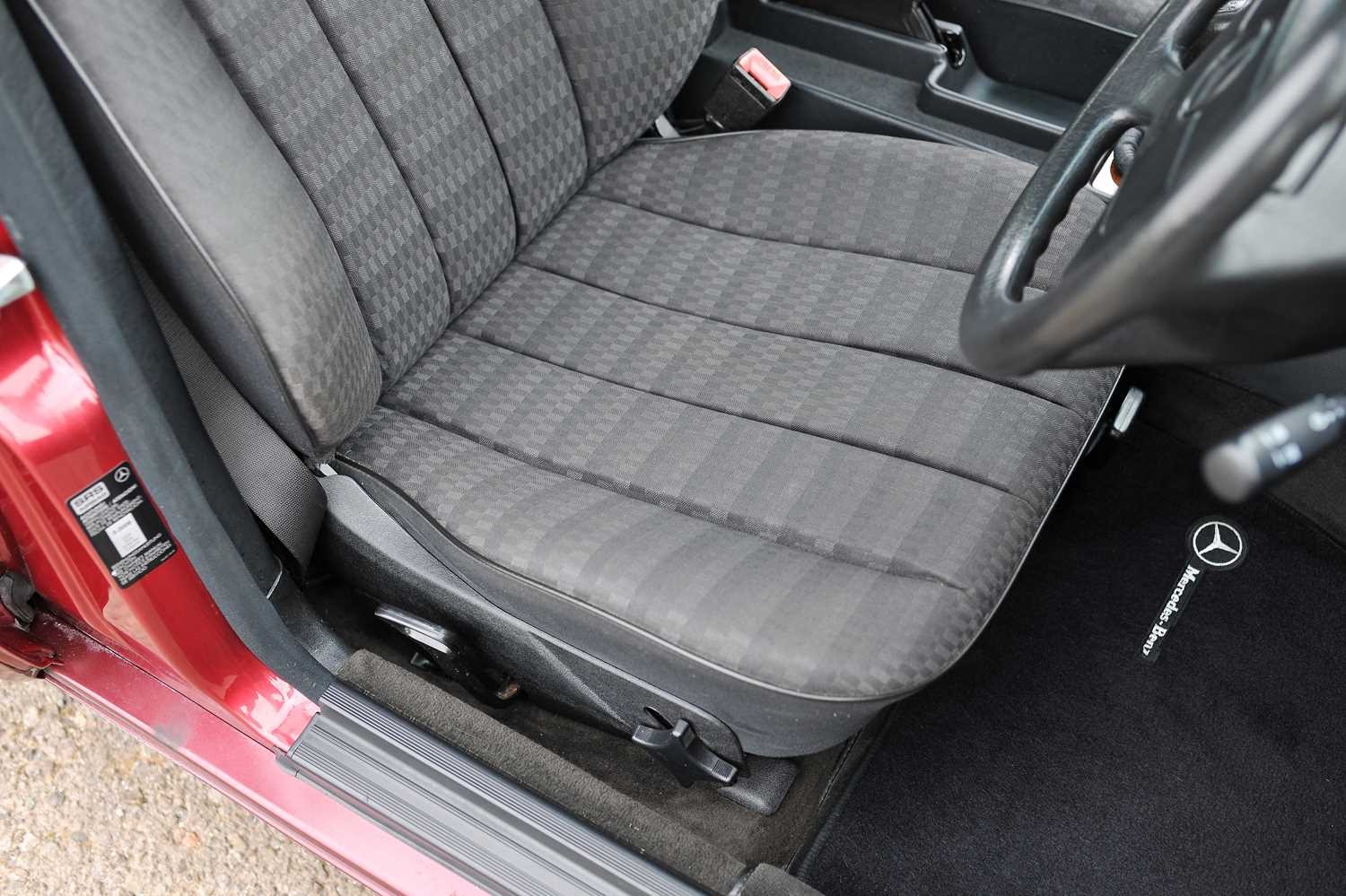 Used Mercedes-Benz 190 1993 for sale - 76565094: Photo 24