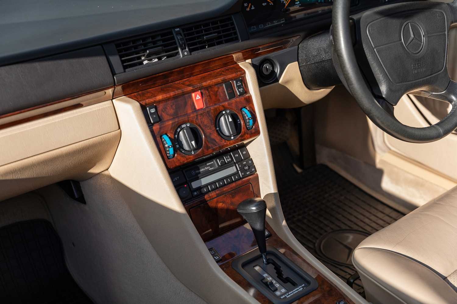 Used Mercedes-Benz E Class 1994 for sale - 76391818: Photo 11