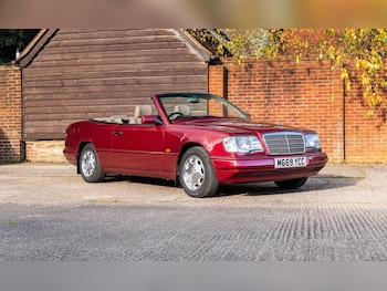 1994 (M) - E220 2dr Auto