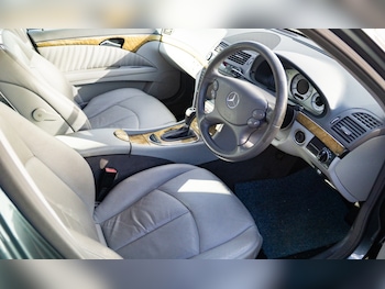 Used Mercedes-Benz E Class 2009 for sale - 77569795: Photo