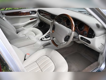 Used Jaguar XJ 2002 for sale - 75774618: Photo