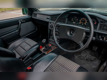 Used Mercedes-Benz 190 1985 for sale - 75689749: Photo