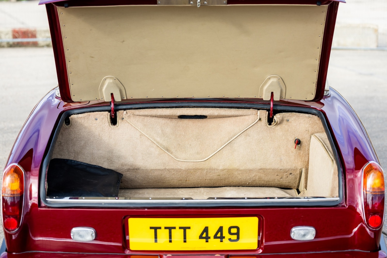 Used Rolls-Royce Corniche 1982 for sale - 76402018: Photo 54