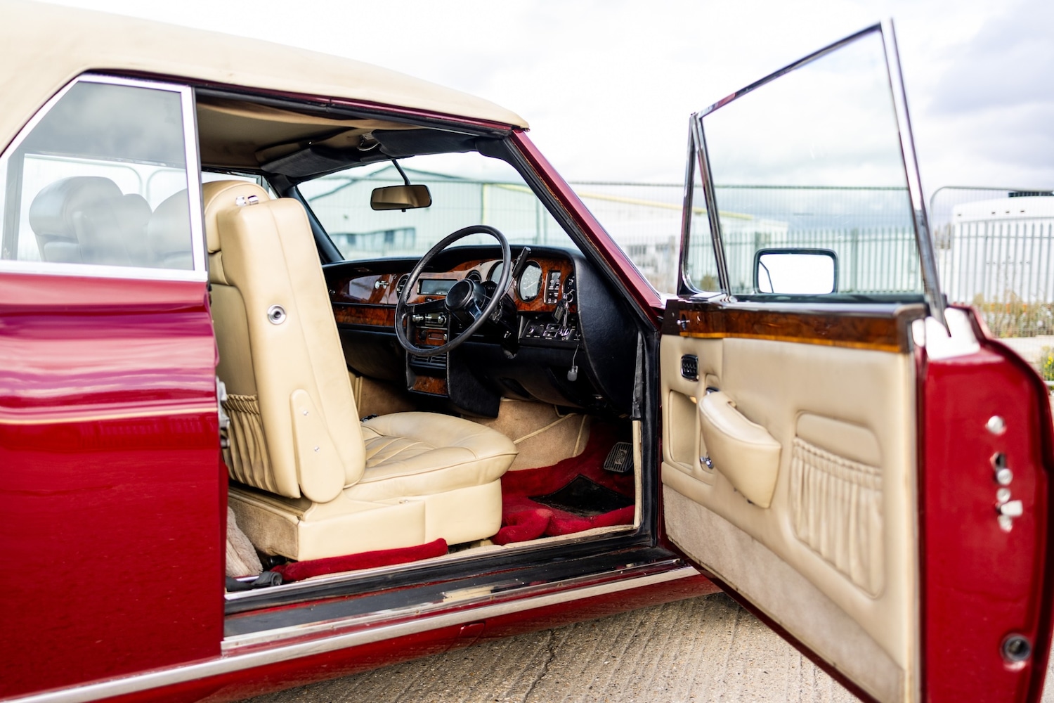 Used Rolls-Royce Corniche 1982 for sale - 76402018: Photo 9