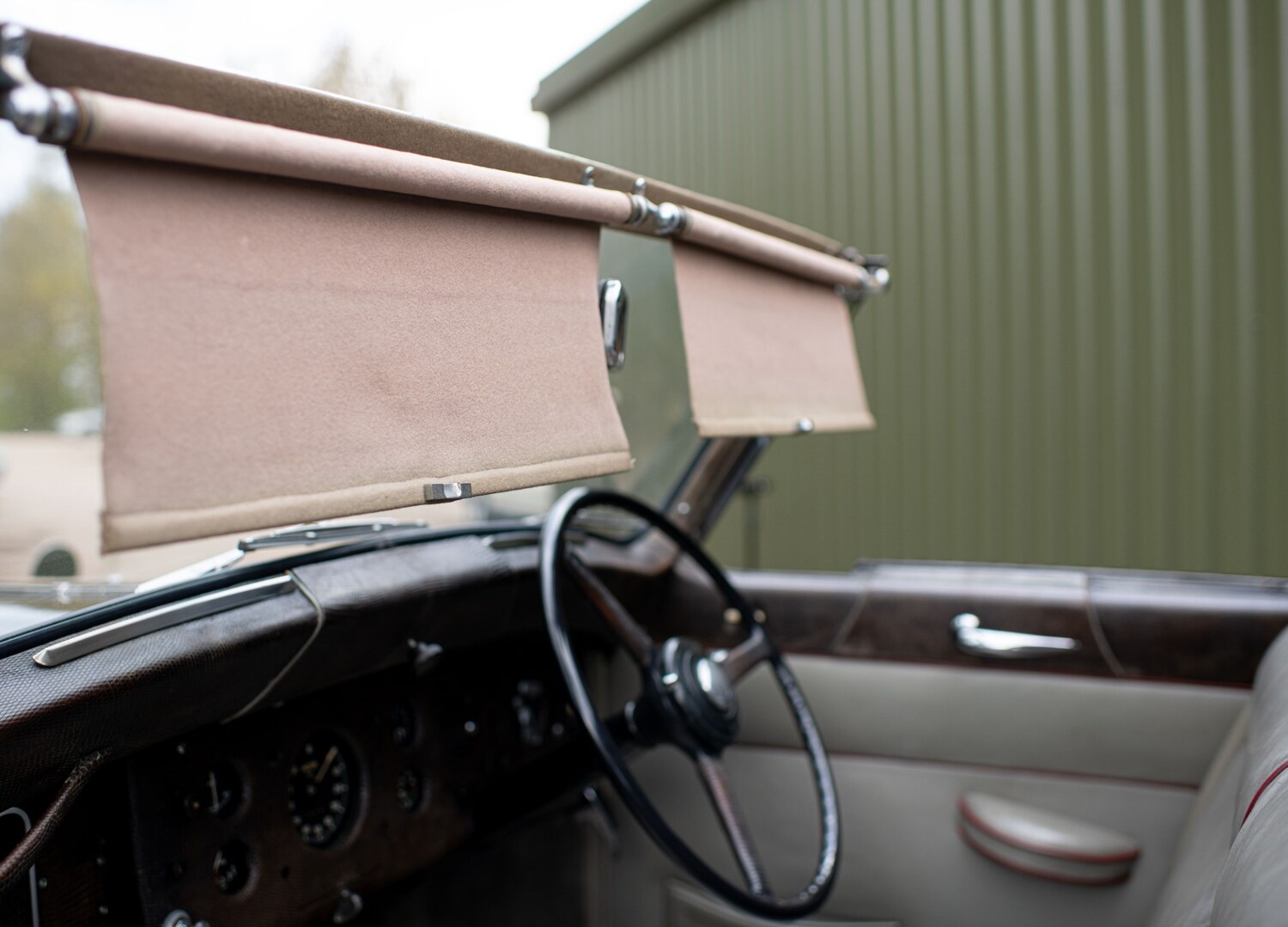 Used Rolls-Royce Silver Wraith 1953 for sale - 77445899: Photo 48