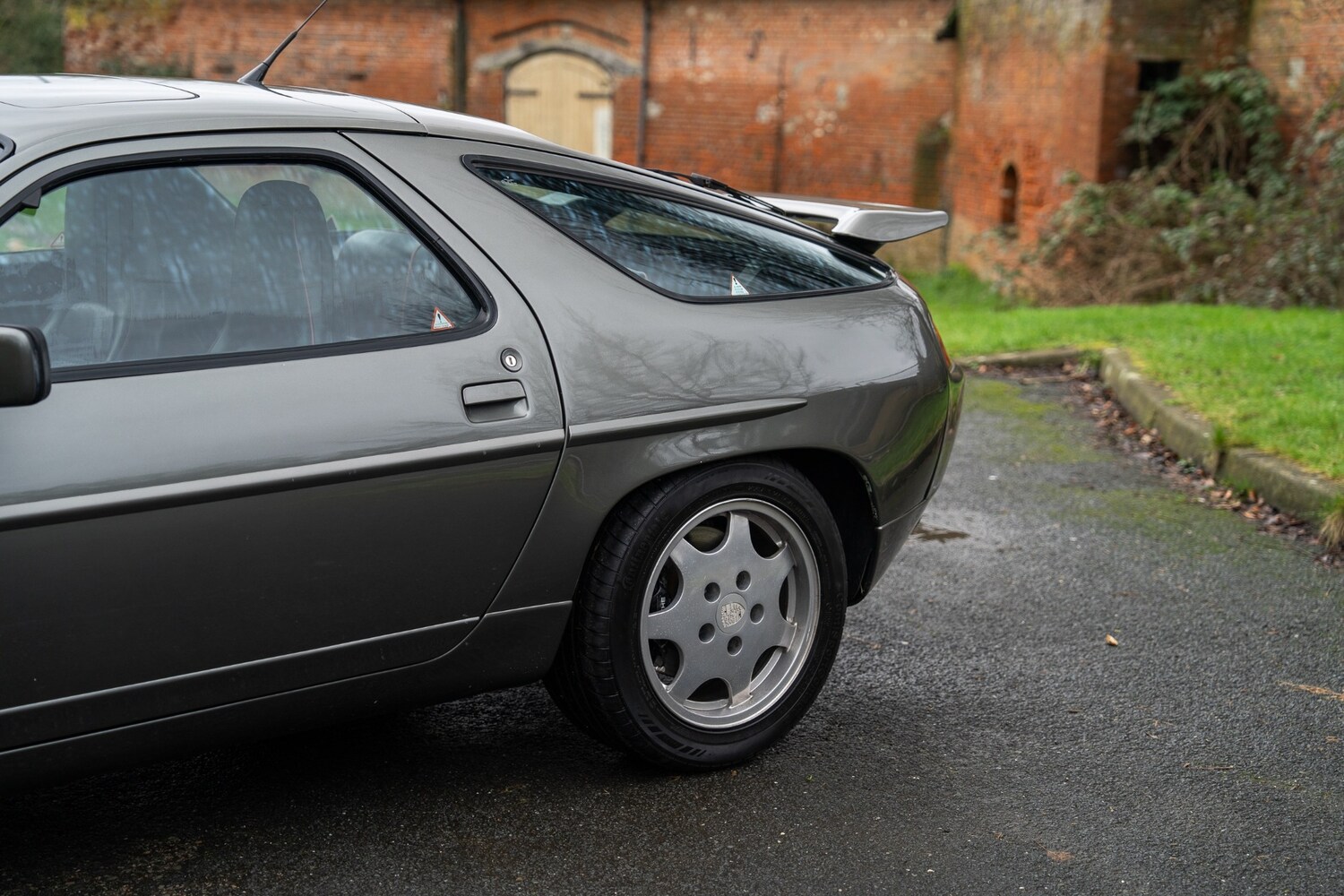 Used Porsche 928 1993 for sale - 77541858: Photo 31