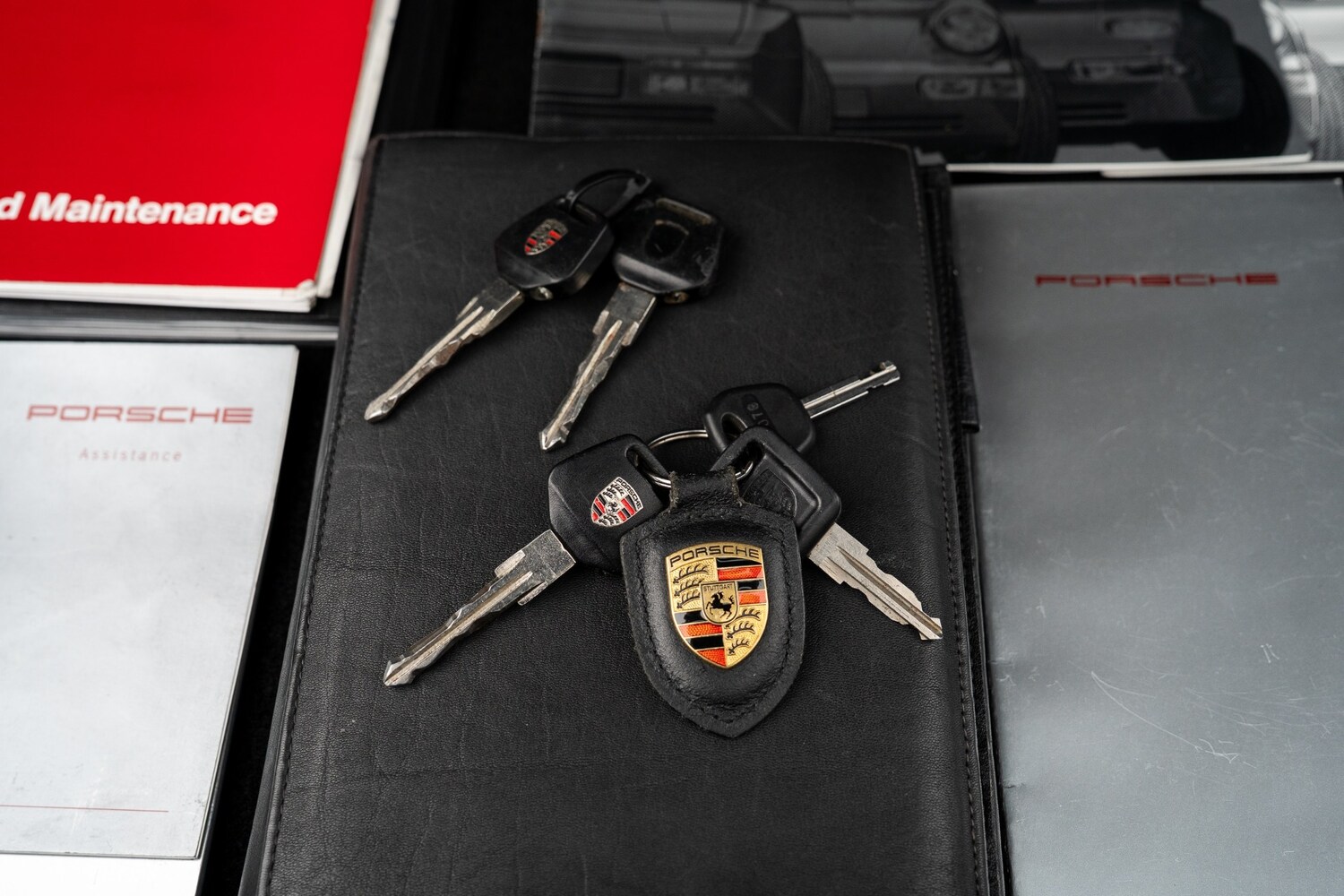 Used Porsche 928 1993 for sale - 77541858: Photo 60